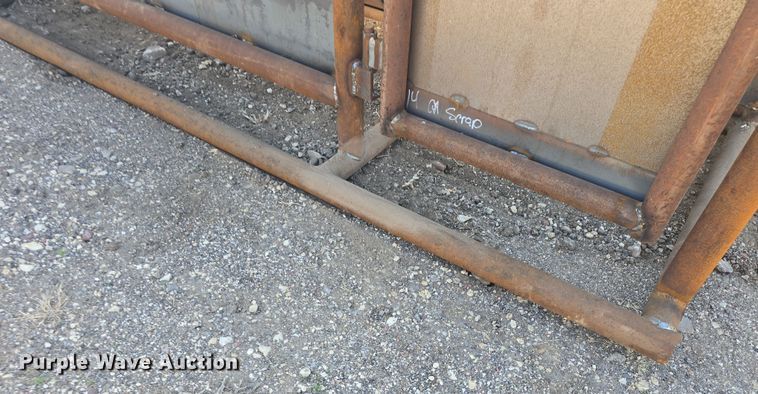 image for item EK5042 Shop built livestock loading chute