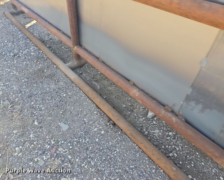 image for item EK5042 Shop built livestock loading chute