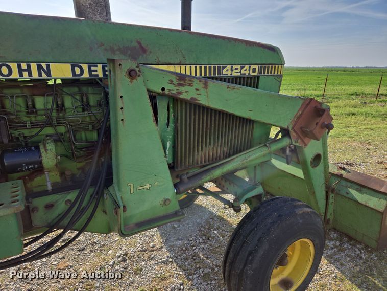 image for item EL5545 1978 John Deere 4240 tractor