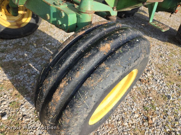 image for item EL5545 1978 John Deere 4240 tractor