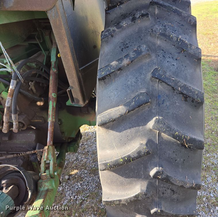 image for item EL5545 1978 John Deere 4240 tractor