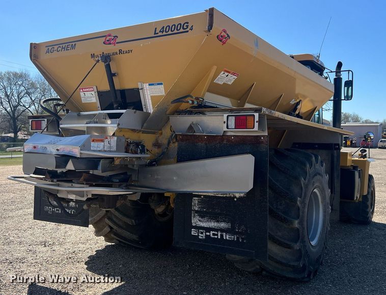 image for item EL5725 2010 Ag-Chem TerraGator 8204 spreader