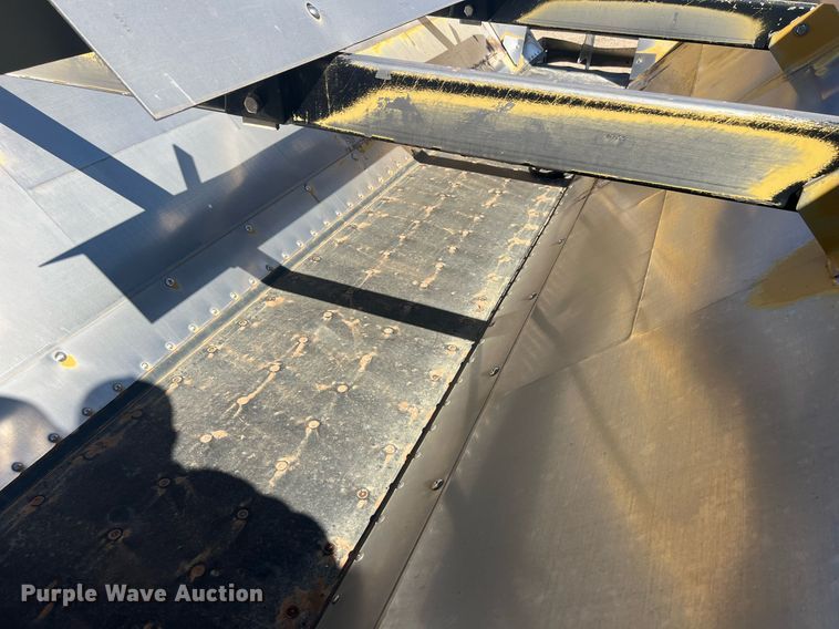 image for item EL5725 2010 Ag-Chem TerraGator 8204 spreader