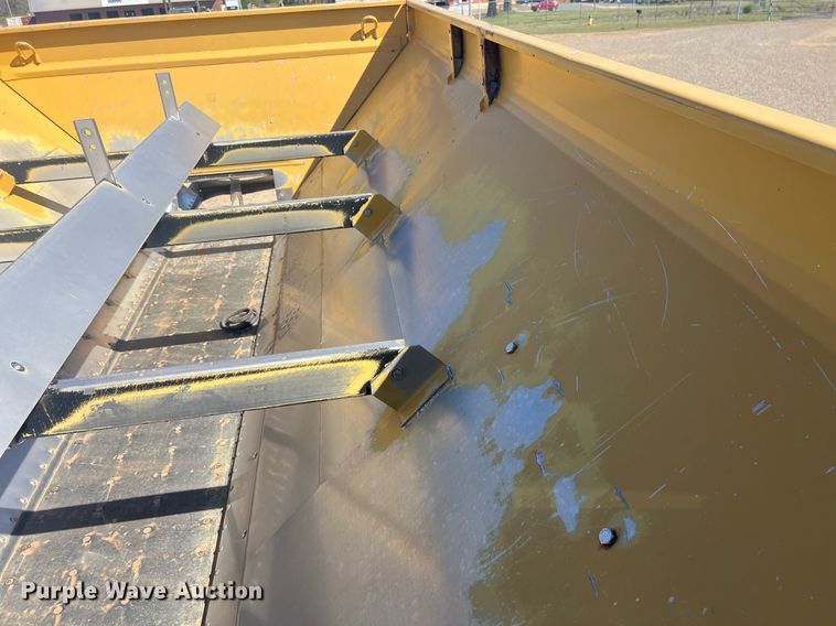 image for item EL5725 2010 Ag-Chem TerraGator 8204 spreader