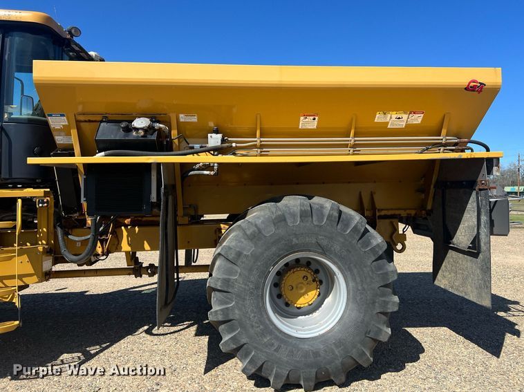 image for item EL5725 2010 Ag-Chem TerraGator 8204 spreader