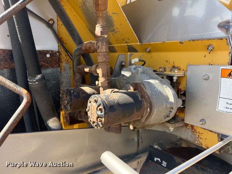 image for item EL5725 2010 Ag-Chem TerraGator 8204 spreader