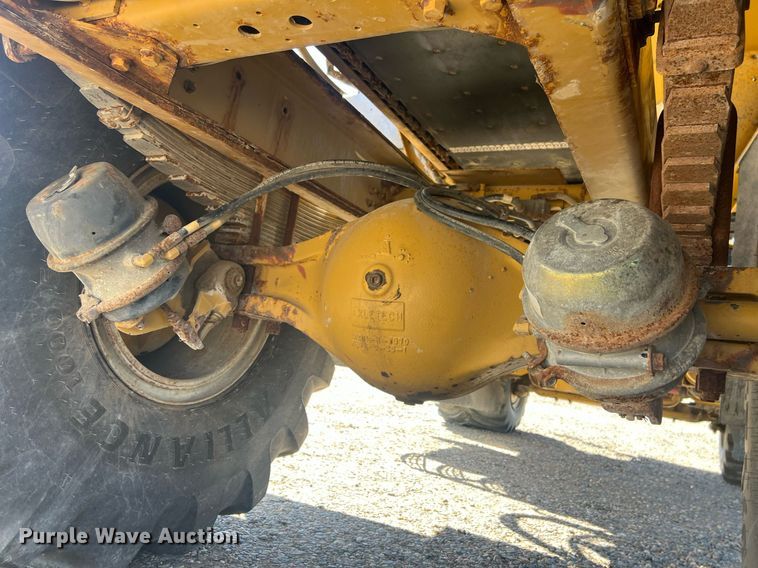 image for item EL5725 2010 Ag-Chem TerraGator 8204 spreader