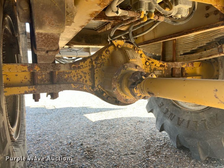 image for item EL5725 2010 Ag-Chem TerraGator 8204 spreader