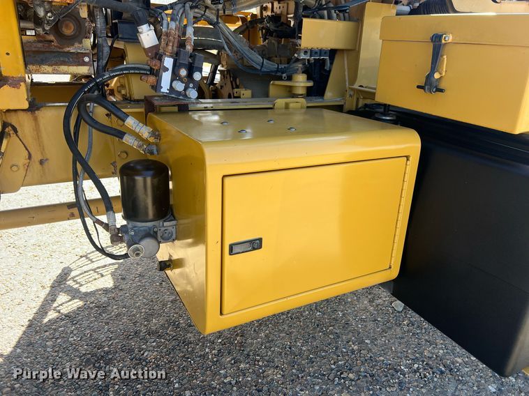 image for item EL5725 2010 Ag-Chem TerraGator 8204 spreader