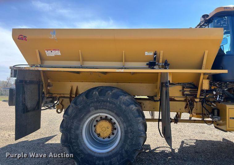 image for item EL5725 2010 Ag-Chem TerraGator 8204 spreader