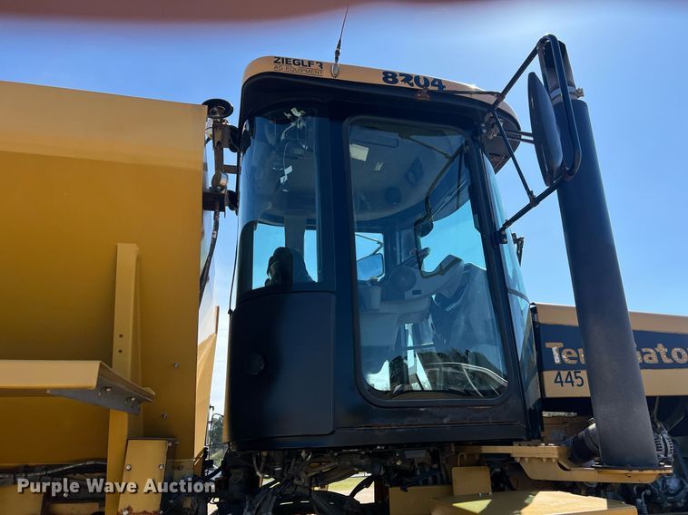 image for item EL5725 2010 Ag-Chem TerraGator 8204 spreader