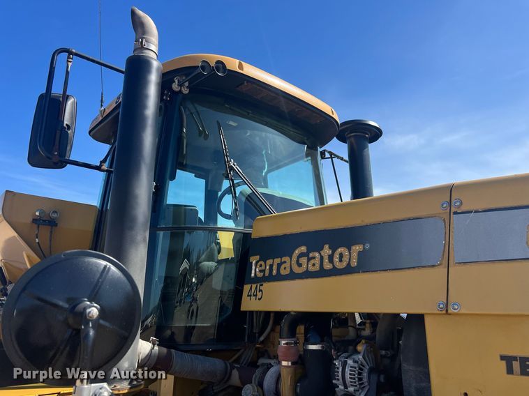 image for item EL5725 2010 Ag-Chem TerraGator 8204 spreader