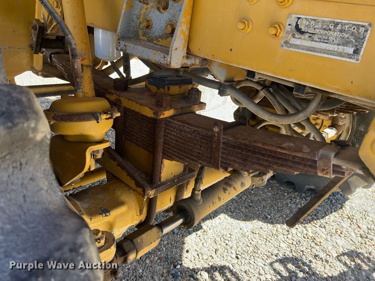 image for item EL5725 2010 Ag-Chem TerraGator 8204 spreader