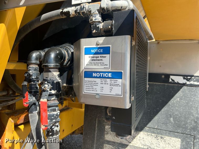 image for item EL5725 2010 Ag-Chem TerraGator 8204 spreader