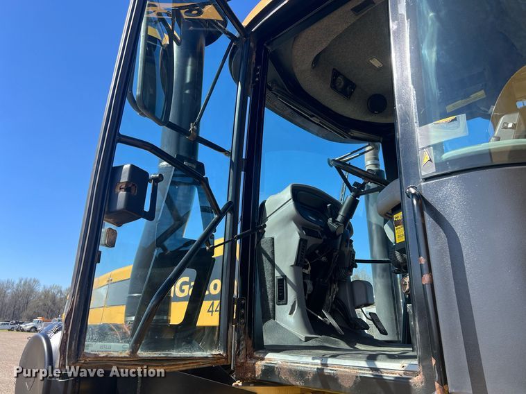 image for item EL5725 2010 Ag-Chem TerraGator 8204 spreader