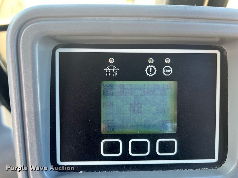 image for item EL5725 2010 Ag-Chem TerraGator 8204 spreader