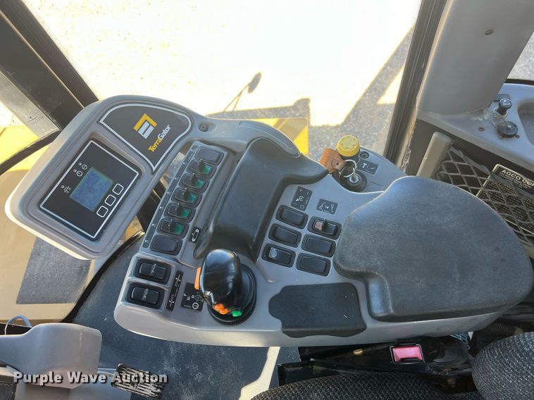 image for item EL5725 2010 Ag-Chem TerraGator 8204 spreader