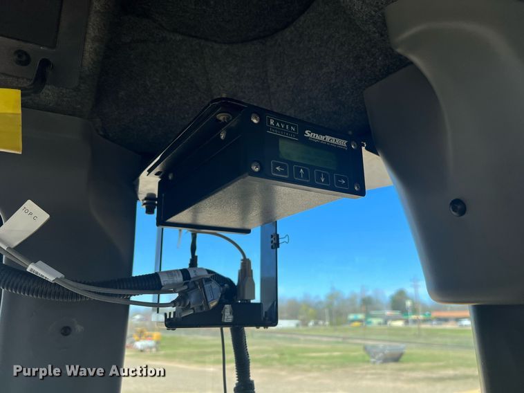 image for item EL5725 2010 Ag-Chem TerraGator 8204 spreader