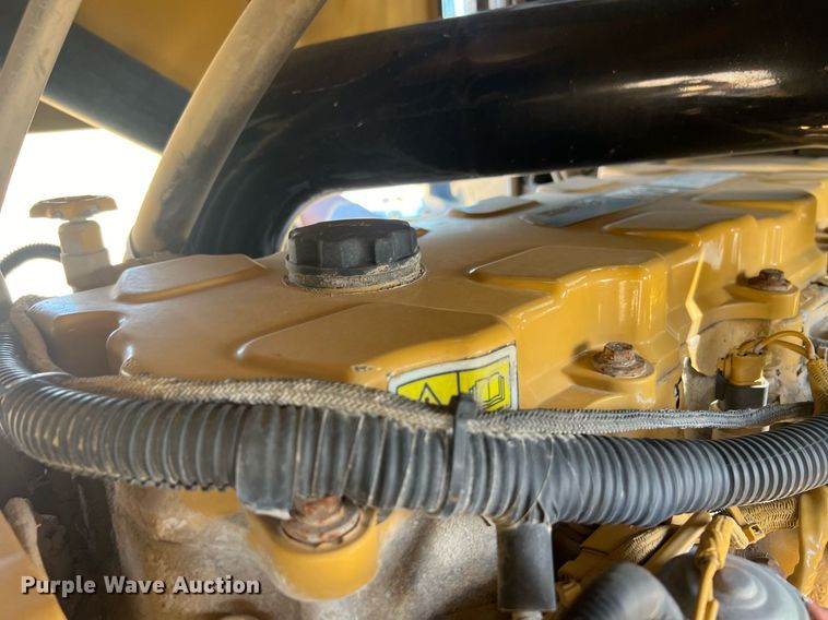 image for item EL5725 2010 Ag-Chem TerraGator 8204 spreader