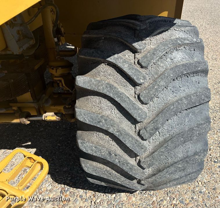 image for item EL5725 2010 Ag-Chem TerraGator 8204 spreader