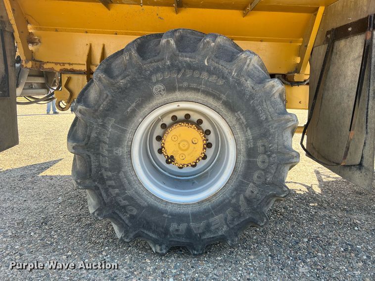 image for item EL5725 2010 Ag-Chem TerraGator 8204 spreader