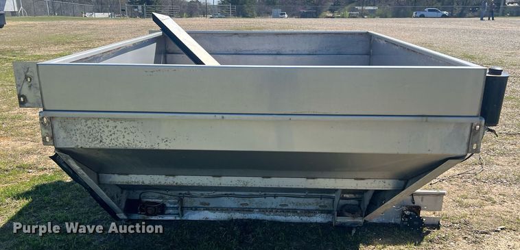 image for item EL5725 2010 Ag-Chem TerraGator 8204 spreader