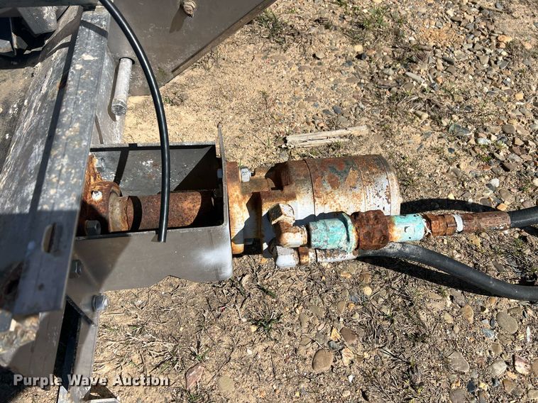 image for item EL5725 2010 Ag-Chem TerraGator 8204 spreader