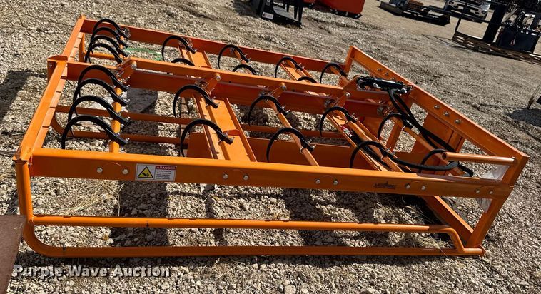 image for item EM3672 2024 Landhonor HAG-12-24Q skid steer bale accumulator grapple