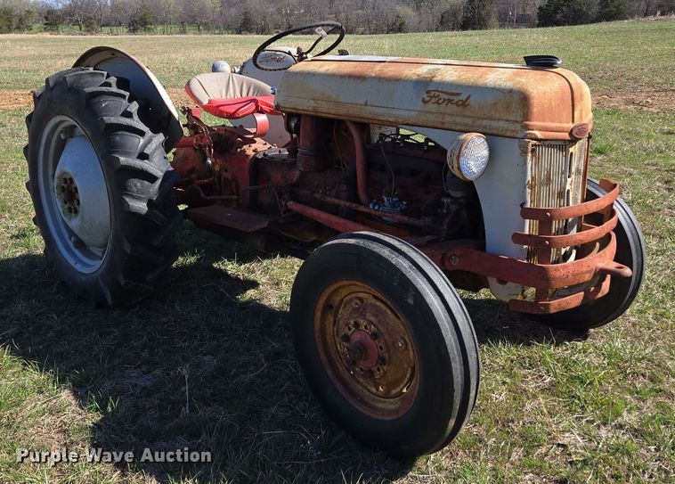 image for item EN3566 1952 Ford 8N tractor