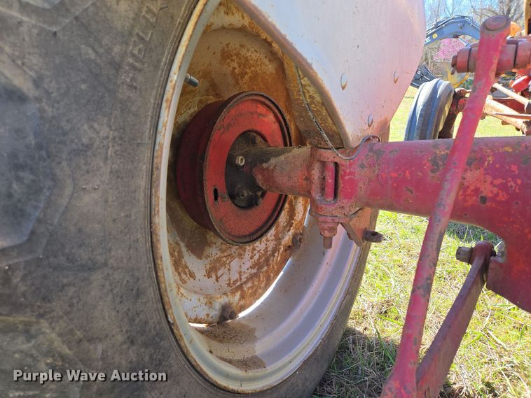 image for item EN3566 1952 Ford 8N tractor