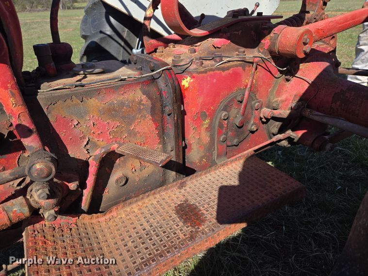 image for item EN3566 1952 Ford 8N tractor