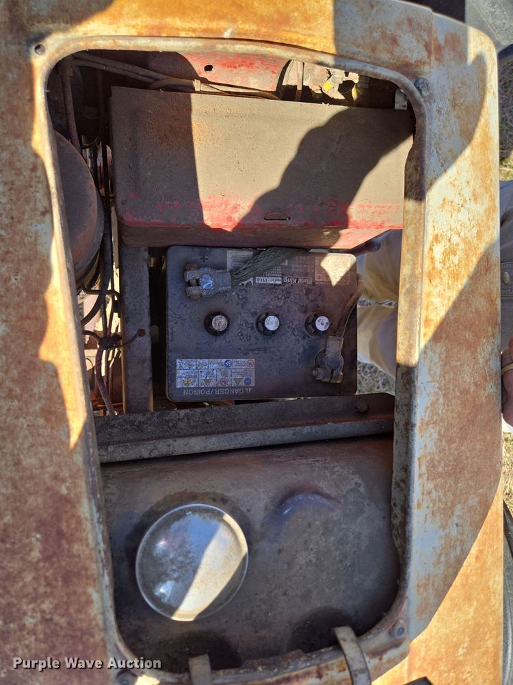 image for item EN3566 1952 Ford 8N tractor