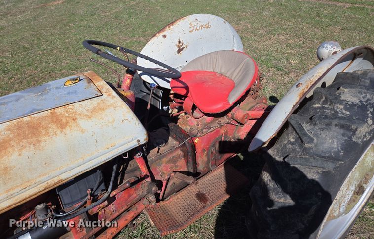 image for item EN3566 1952 Ford 8N tractor