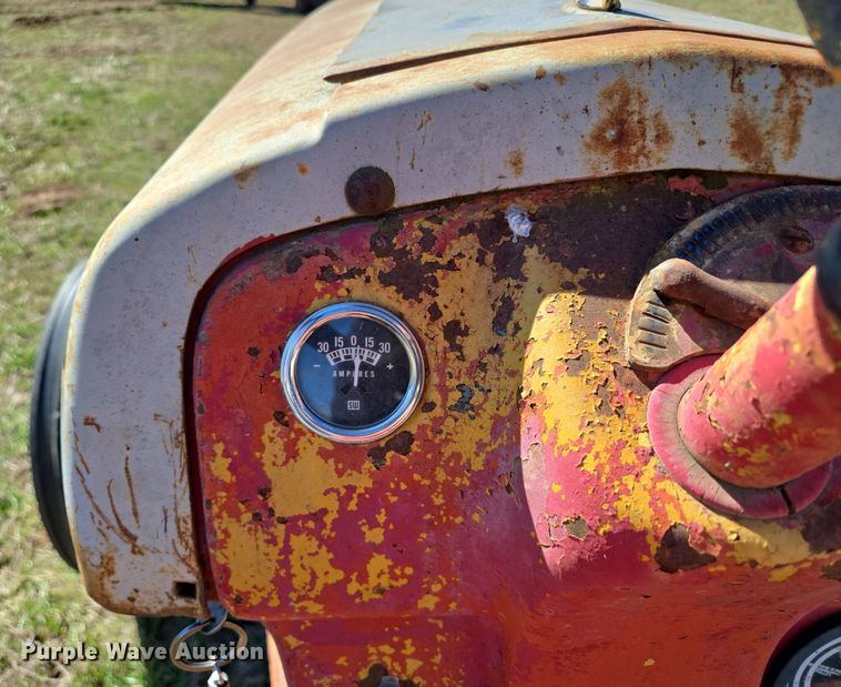 image for item EN3566 1952 Ford 8N tractor