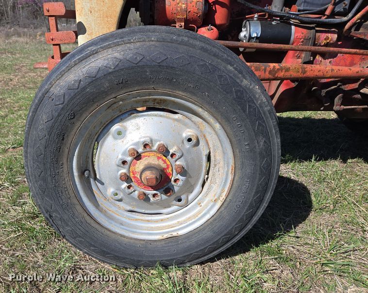 image for item EN3566 1952 Ford 8N tractor