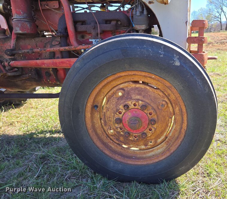 image for item EN3566 1952 Ford 8N tractor