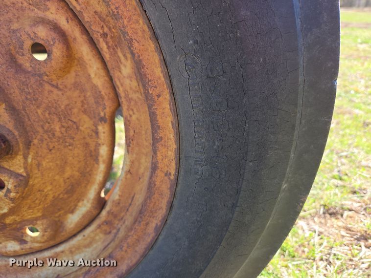 image for item EN3566 1952 Ford 8N tractor