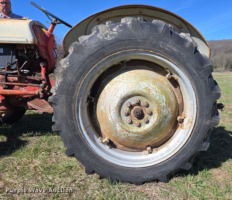 image for item EN3566 1952 Ford 8N tractor