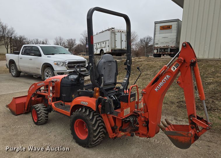 image for item EN8693 2020 Kubota  BX23S MFWD tractor