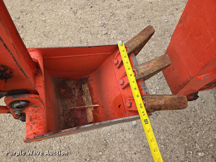 image for item EN8693 2020 Kubota  BX23S MFWD tractor