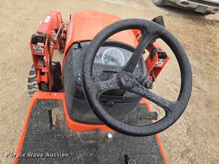 image for item EN8693 2020 Kubota  BX23S MFWD tractor