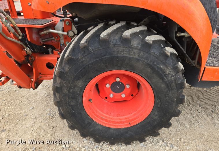 image for item EN8693 2020 Kubota  BX23S MFWD tractor