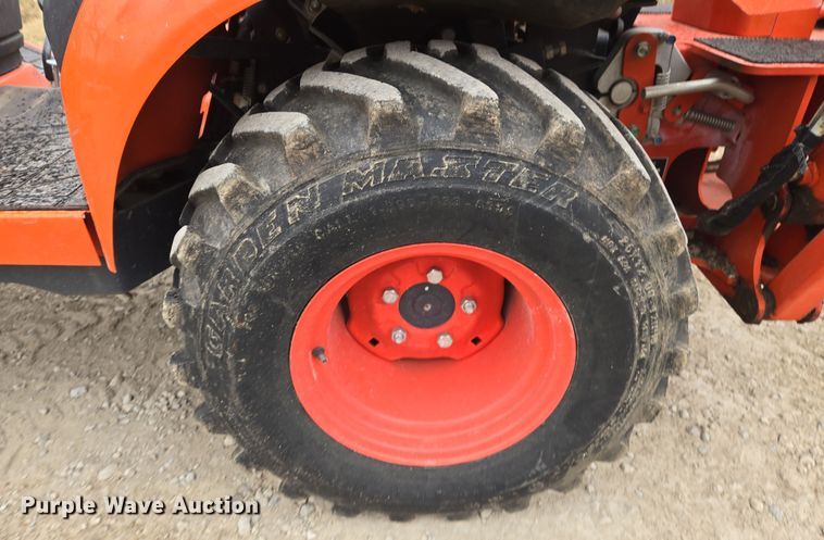 image for item EN8693 2020 Kubota  BX23S MFWD tractor