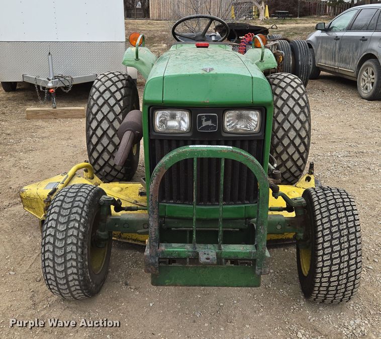 image for item EN8698 John Deere 850 tractor