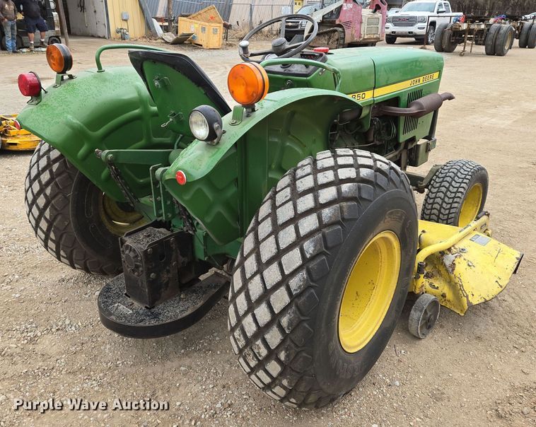 image for item EN8698 John Deere 850 tractor