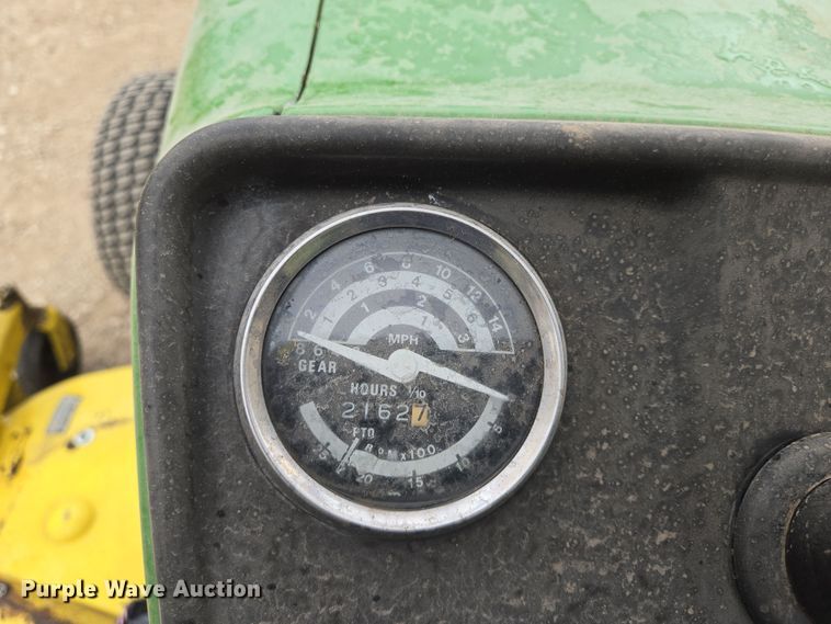 image for item EN8698 John Deere 850 tractor
