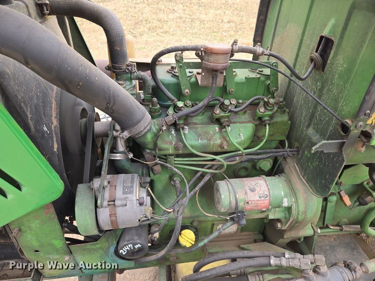 image for item EN8698 John Deere 850 tractor