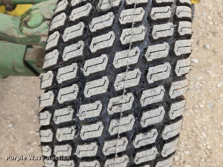 image for item EN8698 John Deere 850 tractor