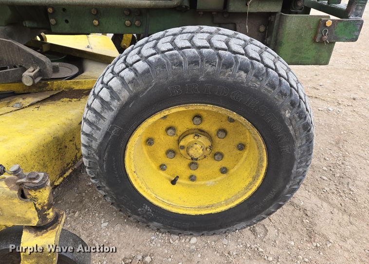 image for item EN8698 John Deere 850 tractor