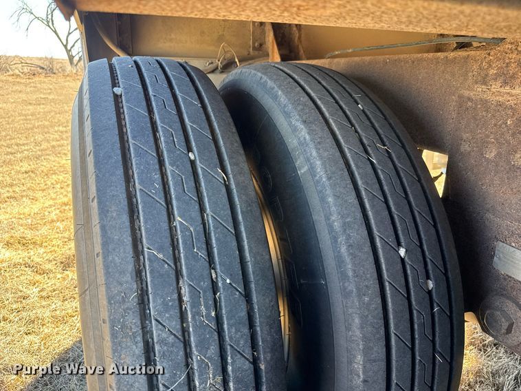 image for item EQ1119 1996 Timpte grain trailer